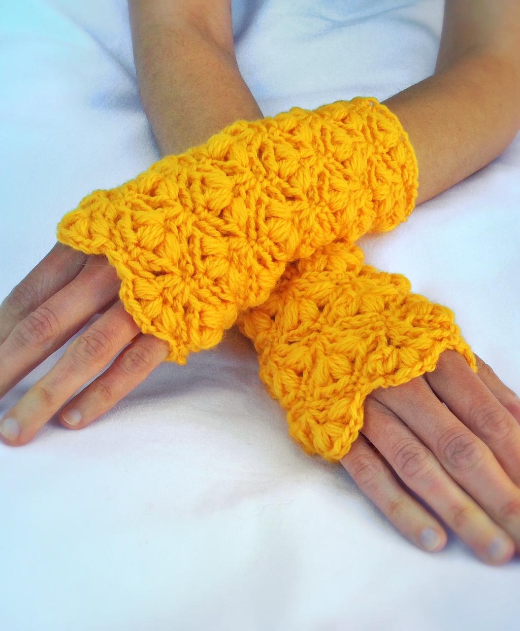 yellow gloves